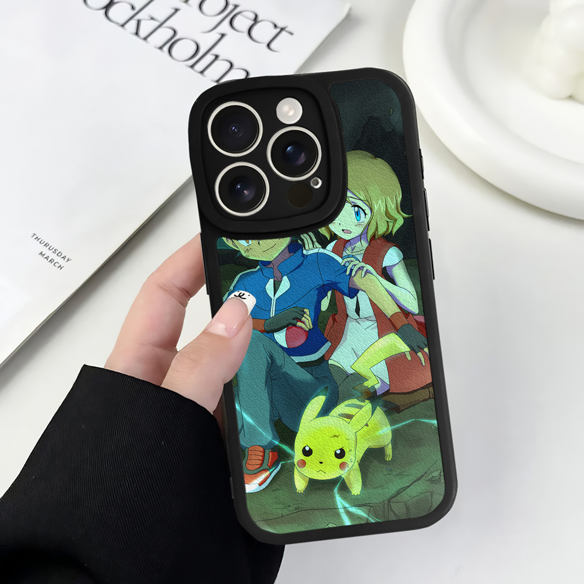 （画像用） ポケットモンスター Pokémon 【iPhone 16シリーズ対応】シリコンスマホケース（レザー調） 材質：シリコン